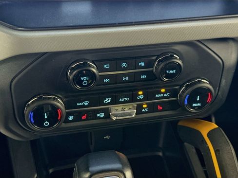 Certified 2022 Ford Bronco Badlands AWD/4WD image 5