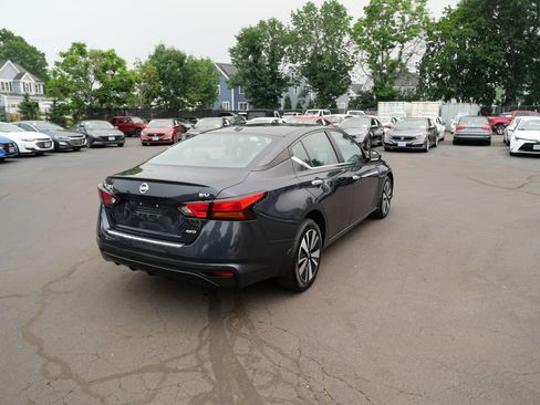 Used 2022 Nissan Altima 2.5 SV AWD/4WD image 6
