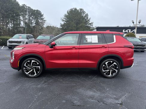 Used 2023 Mitsubishi Outlander SE image 4