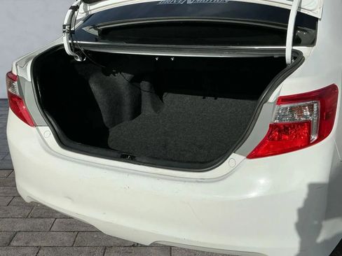 Used 2012 Toyota Camry SE image 19