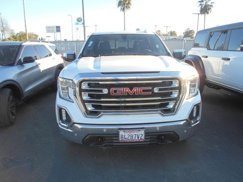 Used 2019 GMC Sierra 1500 SLT w/ SLT Premium Package image 2
