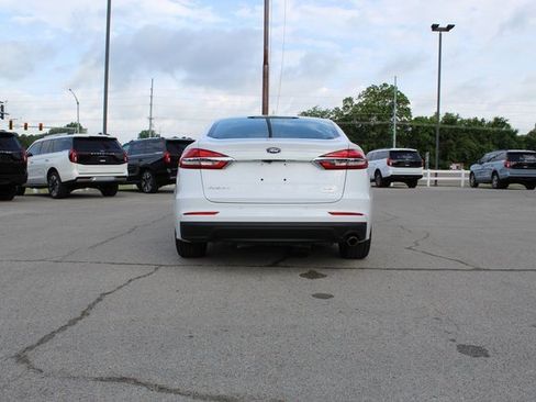 Used 2020 Ford Fusion SE FWD image 4