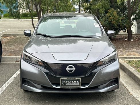 Certified 2025 Nissan Leaf S FWD image 3