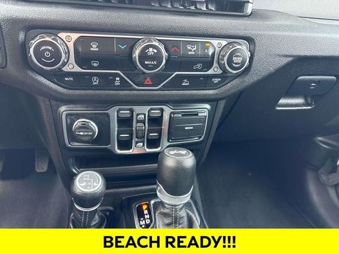 Used 2024 Jeep Wrangler Unlimited Sport AWD/4WD image 24