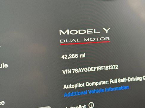 Used 2024 Tesla Model Y Performance image 30