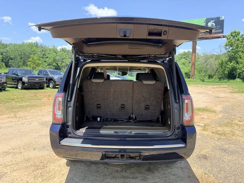 Used 2018 GMC Yukon Denali w/ Denali Ultimate Package RWD image 9