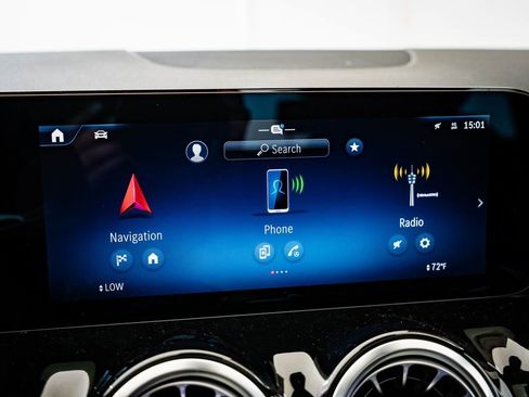 New 2026 Mercedes-Benz GLA 35 AMG 4MATIC image 32