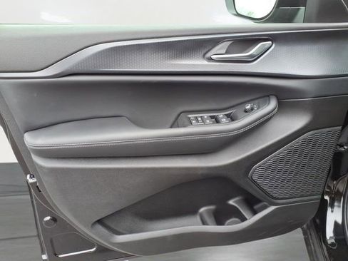 New 2025 Jeep Grand Cherokee L Laredo image 15