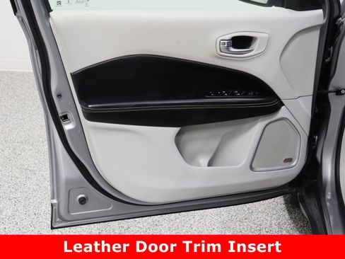 Used 2017 Jeep Compass Latitude w/ Popular Equipment Group image 12