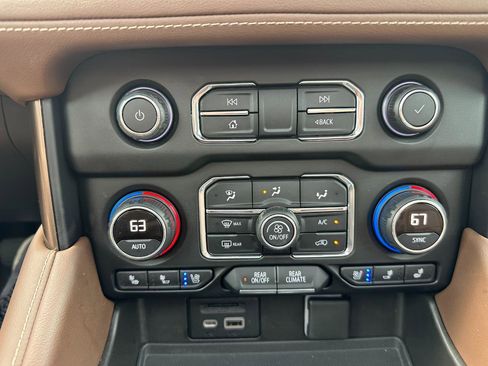 Used 2021 Chevrolet Suburban High Country image 59