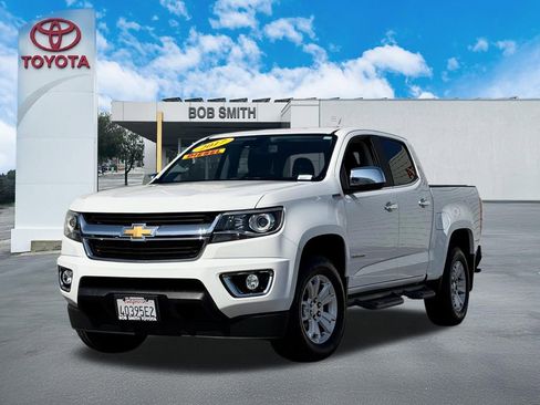 Used 2017 Chevrolet Colorado LT w/ Luxury Package, Chrome RWD image 2