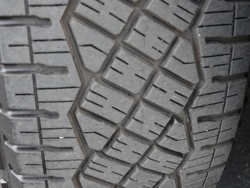 Used 2024 Tesla Cybertruck AWD Crew Cab image 29