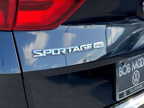 Used 2017 Kia Sportage LX image 8