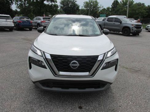 Used 2023 Nissan Rogue S AWD/4WD image 2