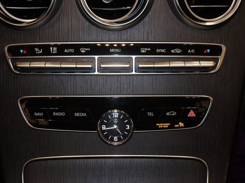 Used 2021 Mercedes-Benz C 300 4MATIC Sedan image 31