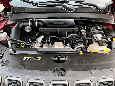Used 2025 Jeep Compass Trailhawk AWD/4WD image 10