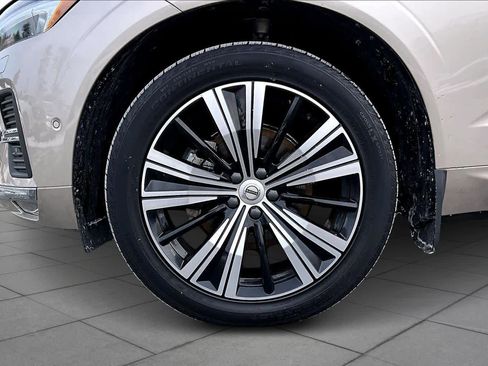 Certified 2023 Volvo XC60 B5 Plus image 10