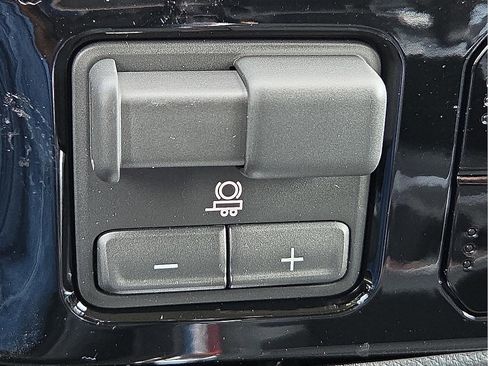 Used 2026 Chevrolet Silverado 2500 LT w/ Convenience Package image 18