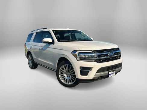 Used 2023 Ford Expedition Limited image 6
