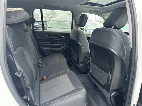 Certified 2023 Jeep Grand Cherokee Laredo w/ Luxury Tech Group I image 10