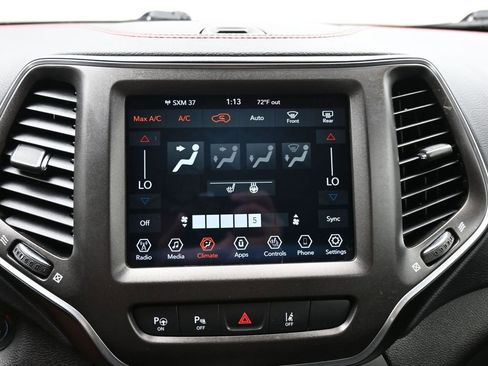 Certified 2021 Jeep Cherokee Trailhawk w/ Technology Group AWD/4WD image 26