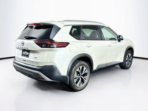 Used 2023 Nissan Rogue SV w/ SV Premium B Package FWD image 9