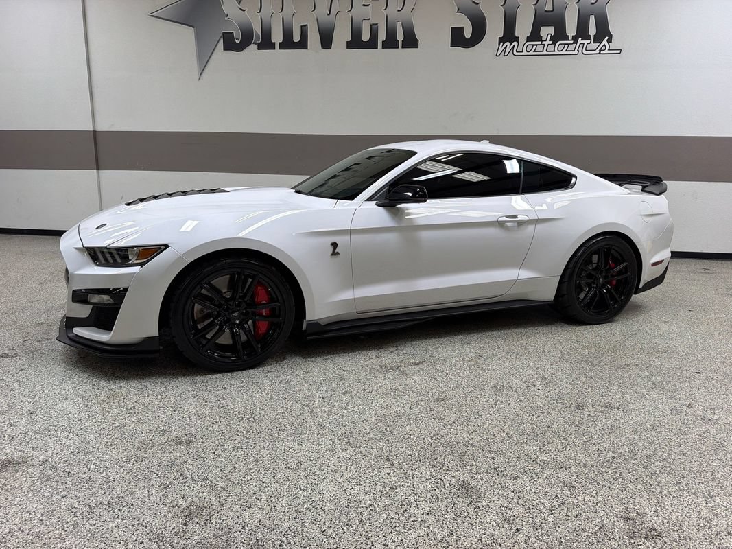 Used 2020 Ford Mustang Shelby GT500 w/ Technology Package RWD image 2