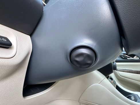 Used 2022 GMC Acadia Denali w/ Denali Technology Package image 42