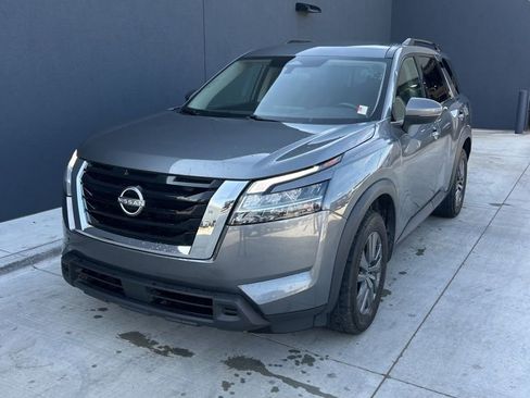 Used 2022 Nissan Pathfinder SV AWD/4WD image 1