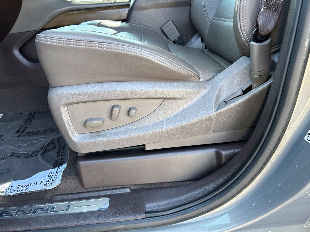 Used 2019 GMC Yukon XL Denali AWD/4WD image 14