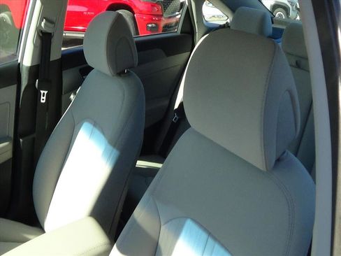 Used 2016 Hyundai Sonata SE image 18