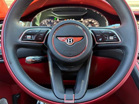 Used 2023 Bentley Flying Spur Plug-In Hybrid image 23