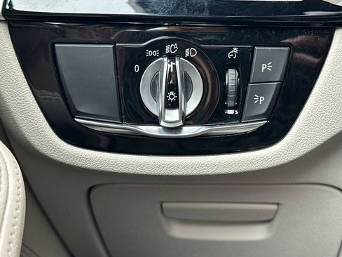 Used 2023 BMW 530e xDrive w/ Executive Package image 31