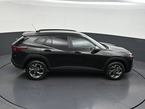 Used 2025 Chevrolet Trax LT FWD image 21