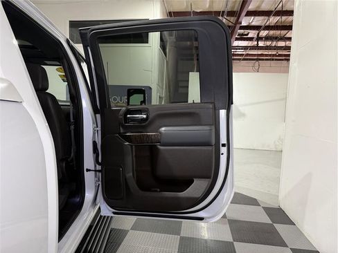 Used 2022 GMC Sierra 3500 Denali image 31