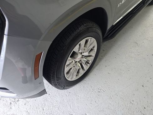 Certified 2025 GMC Yukon Denali AWD/4WD image 9