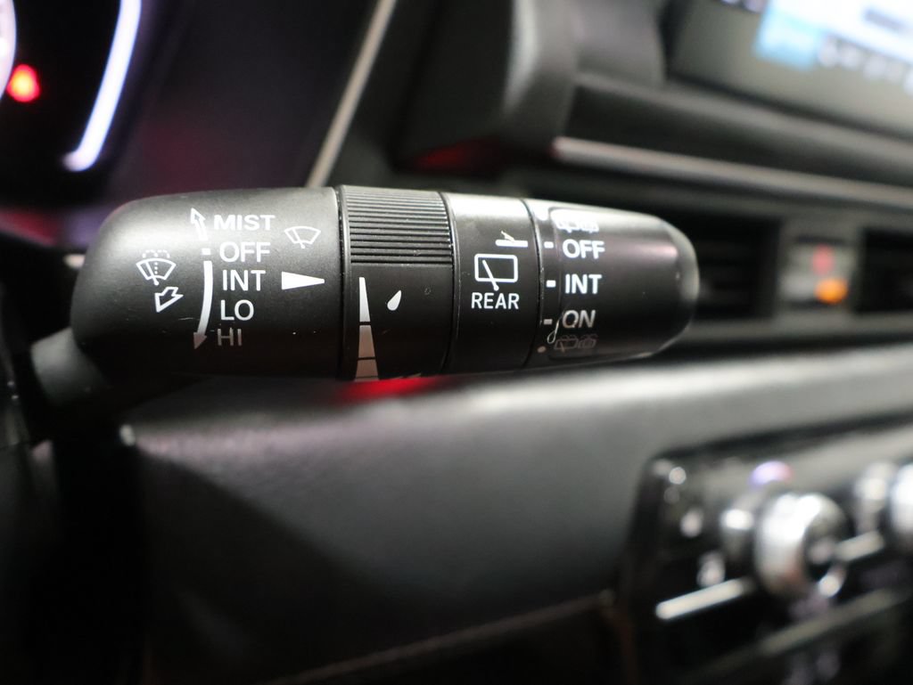 Used 2023 Honda Pilot Touring image 39