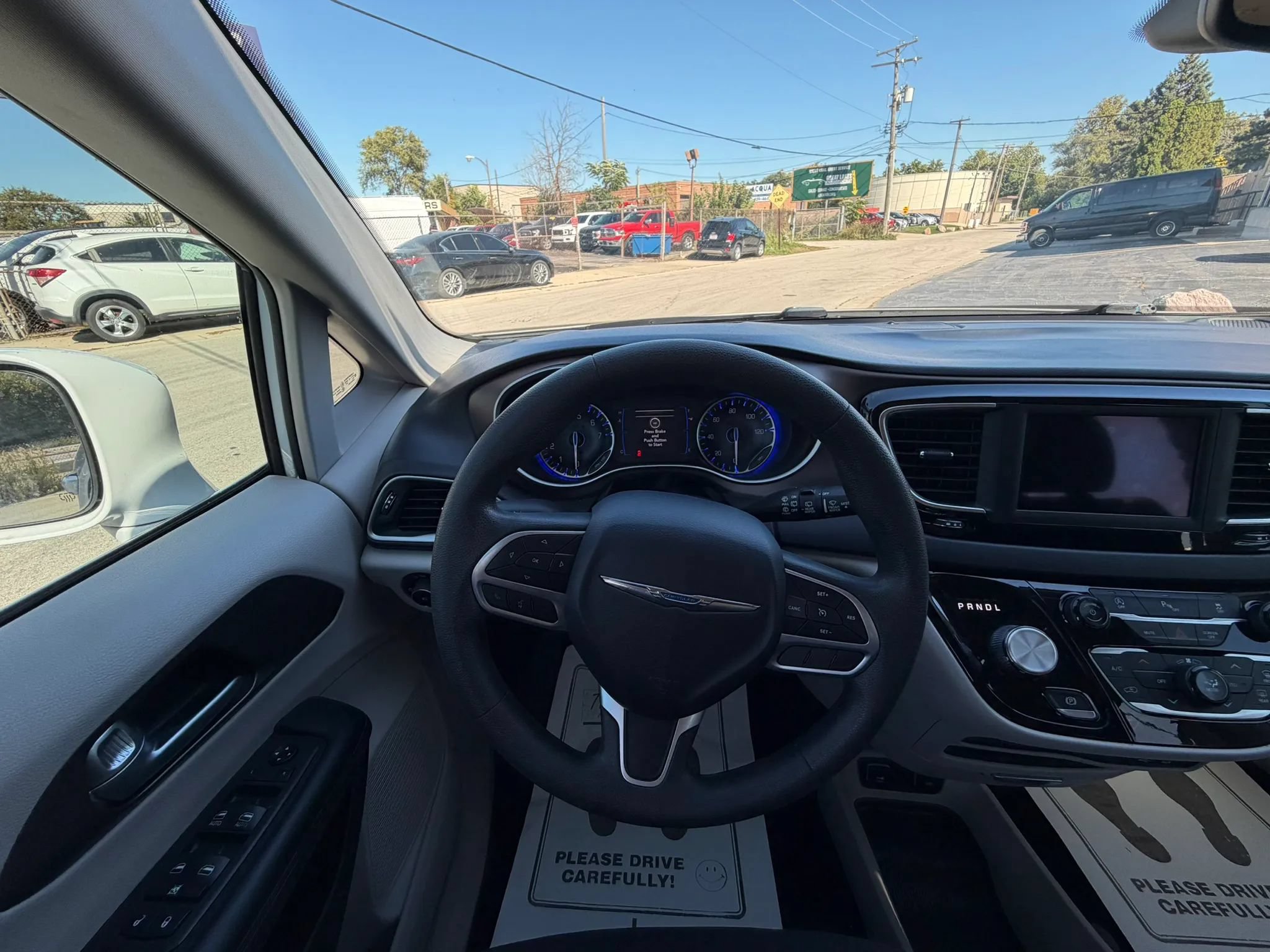 Used 2018 Chrysler Pacifica Touring Plus FWD image 9