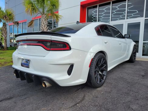 Used 2019 Dodge Charger Scat Pack w/ Dynamics Package RWD image 4