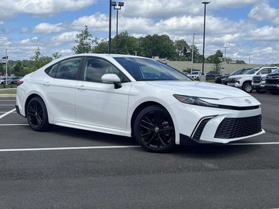 Used 2025 Toyota Camry SE w/ Convenience Package