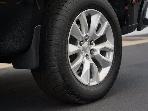 Used 2023 Chevrolet Silverado 1500 Custom AWD/4WD image 32