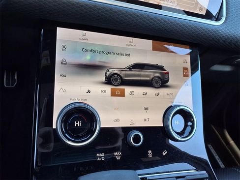 Used 2022 Land Rover Range Rover Velar R-Dynamic S image 29