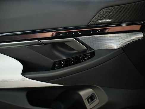 New 2027 BMW i5 eDrive40 RWD image 13