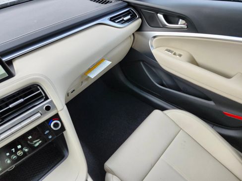 New 2026 Genesis G70 2.5T image 15