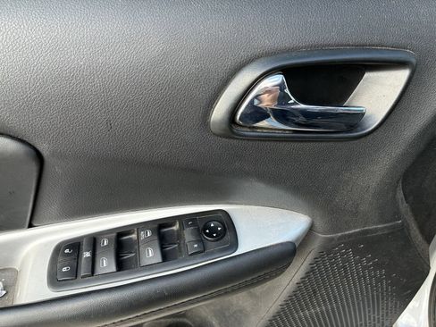 Used 2019 Dodge Journey SE w/ Connectivity Group FWD image 5