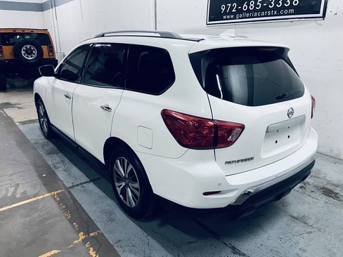 Used 2019 Nissan Pathfinder S FWD image 10
