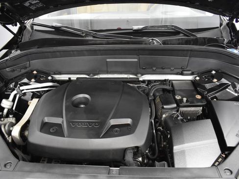 Used 2016 Volvo XC90 T6 Momentum w/ Momentum Plus Package AWD/4WD image 31
