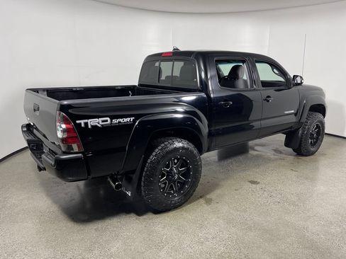 Used 2014 Toyota Tacoma 4x4 Double Cab w/ TRD Sport Package image 3