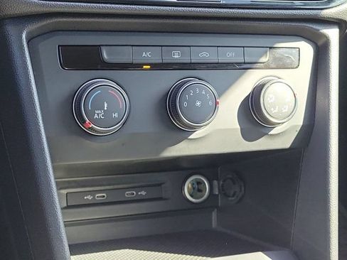 Certified 2022 Volkswagen Taos S FWD image 25