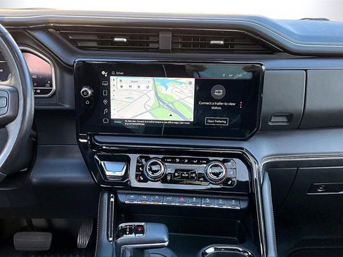 Used 2023 GMC Sierra 1500 AT4X image 12